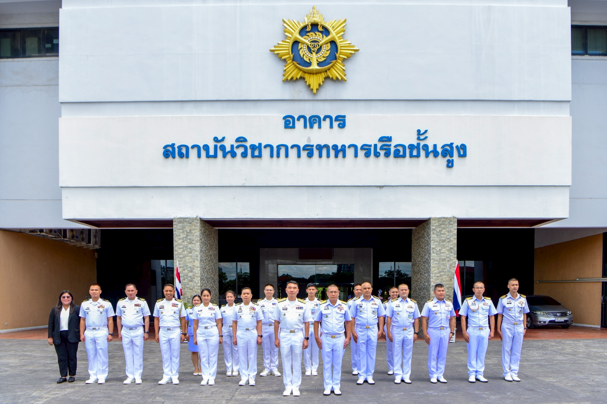 พล.ร.ต.ทศพงค์  เขาสูง ผบ.รร.สธ.ทร.ยศ.ทร. เป็นผู้แทน จก.ยศ.ทร.ให้การต้อนรับ Commodore Edwin M Nera  the Acting Chief of Naval Staff, Philippine Navy.