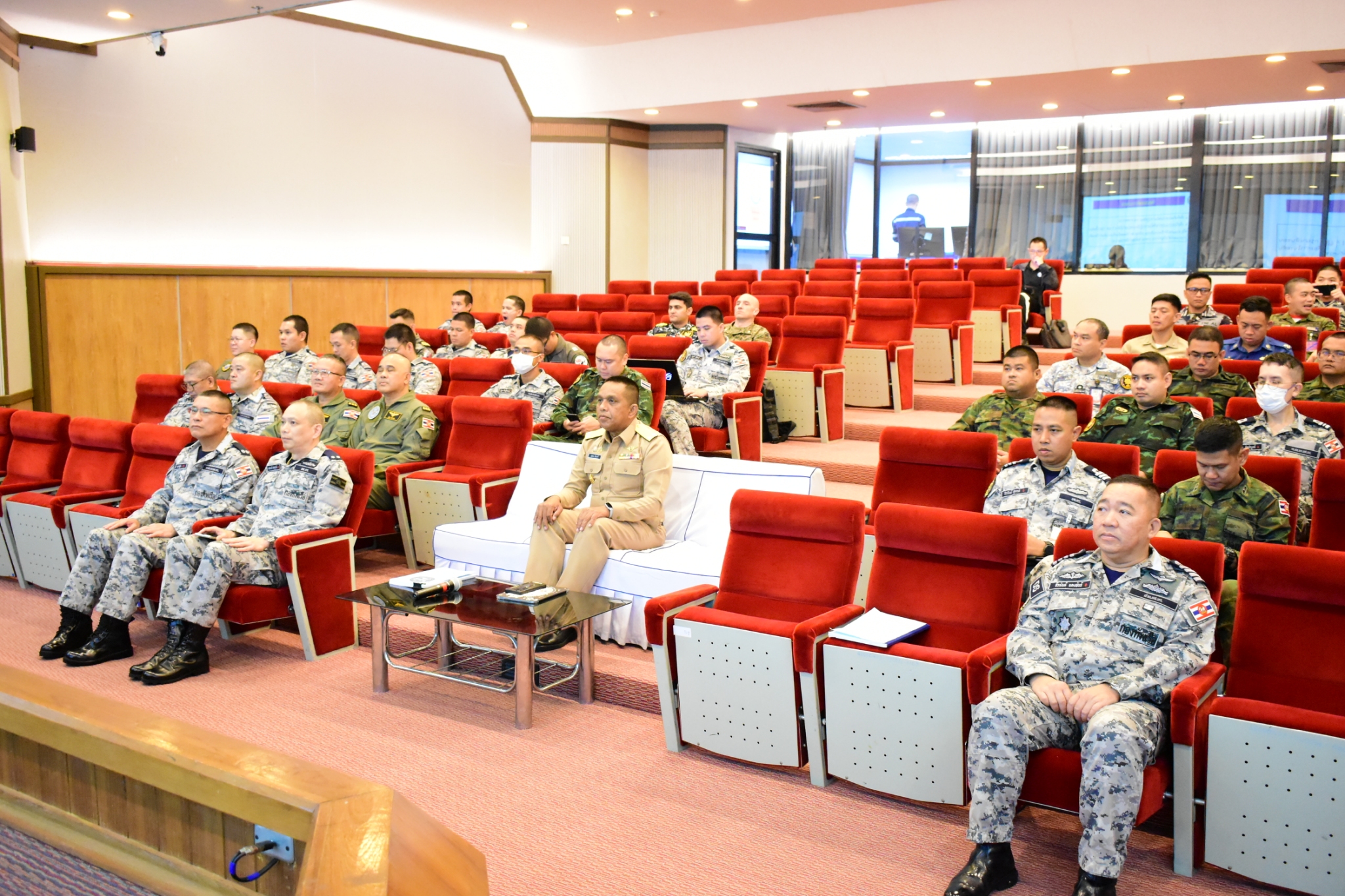 พล.ร.ต.ยุทธนา  อักษรศรี ผู้ชำนาญการกองทัพเรือ เป็นประธานในการแถลงแผนกลับศูนย์บัญชาการทางทหาร AZ ในการฝึกยุทธกีฬา